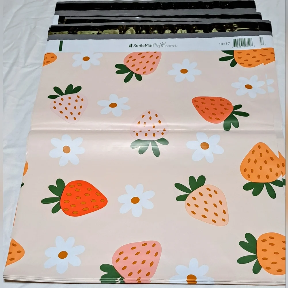 Multi Color Strawberry Design Poly Mailers (20) Count 14 X17 New
